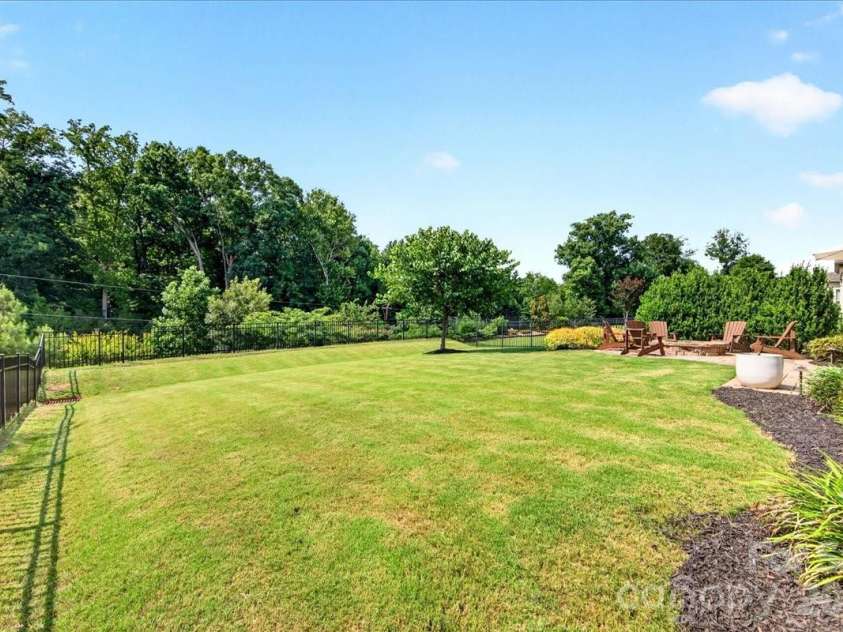 12515 Current Drive, Charlotte, NC 28278.  MLS# CAR4398958, YatesRealty ID 38844. Backyard