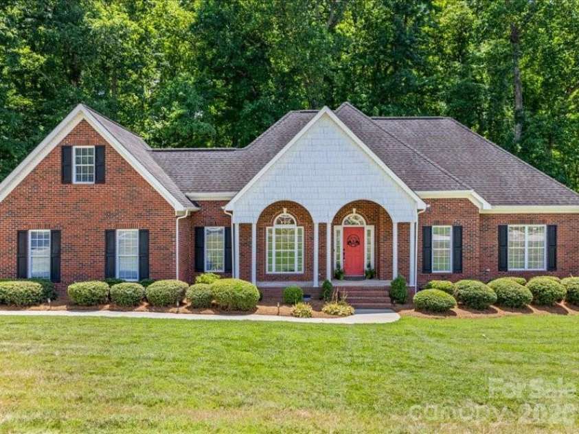 923 Gristmill Drive, Rock Hill, SC 29732.  MLS# CAR4402457, YatesRealty ID 38845. 