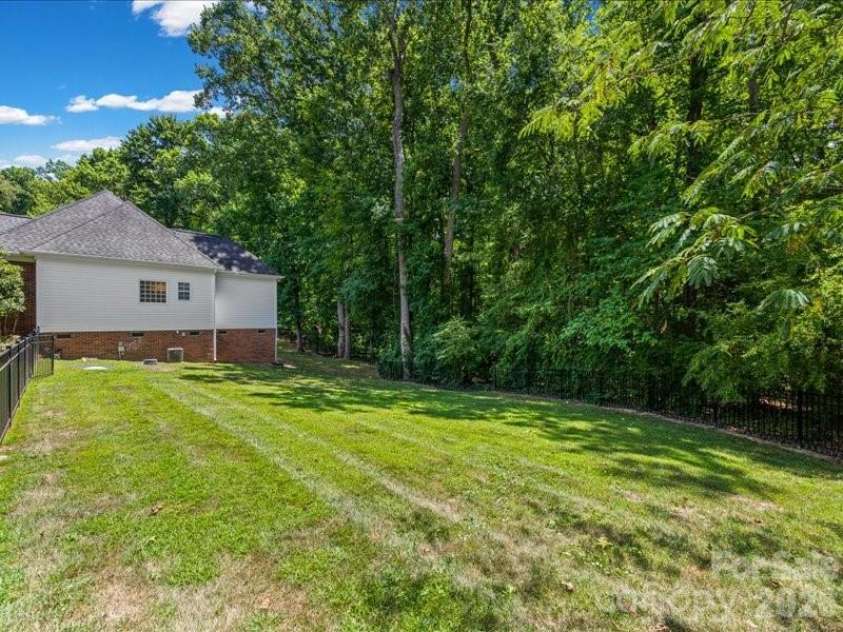 923 Gristmill Drive, Rock Hill, SC 29732.  MLS# CAR4402457, YatesRealty ID 38845. 