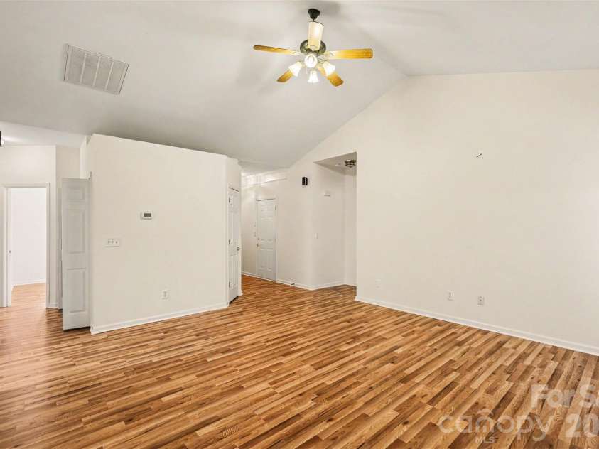 2922 Tallard Lane, Charlotte, NC 28270.  MLS# CAR4399568, YatesRealty ID 38847. 