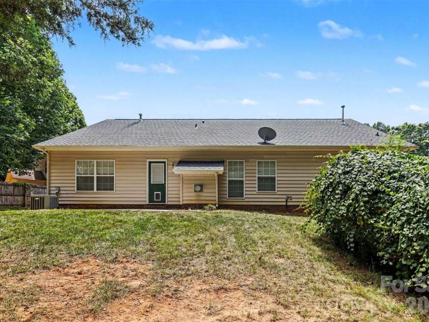 2922 Tallard Lane, Charlotte, NC 28270.  MLS# CAR4399568, YatesRealty ID 38847. 
