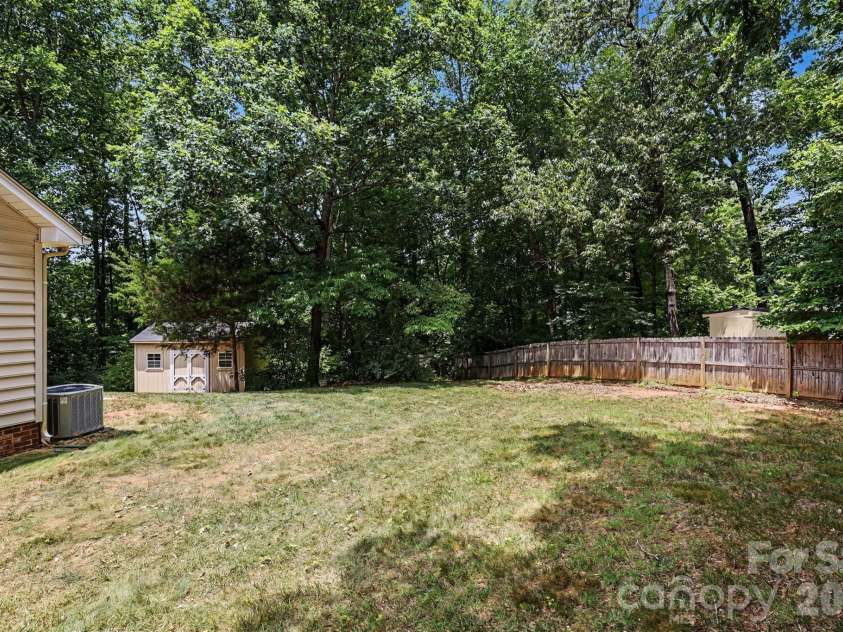 2922 Tallard Lane, Charlotte, NC 28270.  MLS# CAR4399568, YatesRealty ID 38847. 