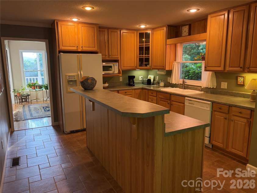 136 Johnnie Hills None, Burnsville, NC 28714.  MLS# CAR4401752, YatesRealty ID 38848. 