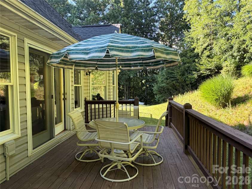 136 Johnnie Hills None, Burnsville, NC 28714.  MLS# CAR4401752, YatesRealty ID 38848. 