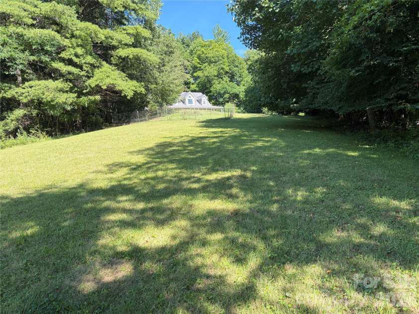 136 Johnnie Hills None, Burnsville, NC 28714.  MLS# CAR4401752, YatesRealty ID 38848. 