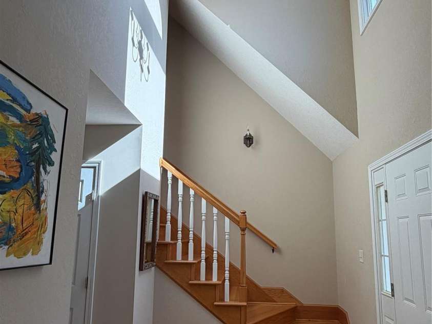 136 Johnnie Hills None, Burnsville, NC 28714.  MLS# CAR4401752, YatesRealty ID 38848. Foyer