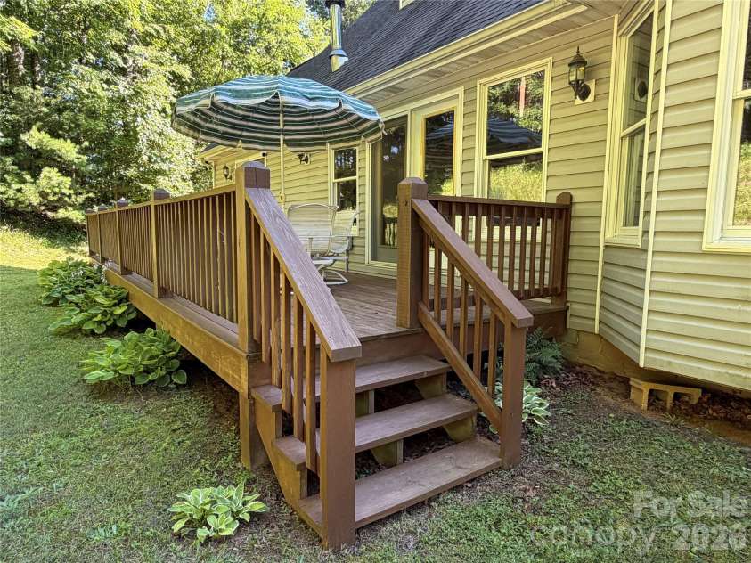 136 Johnnie Hills None, Burnsville, NC 28714.  MLS# CAR4401752, YatesRealty ID 38848. Private Back Deck