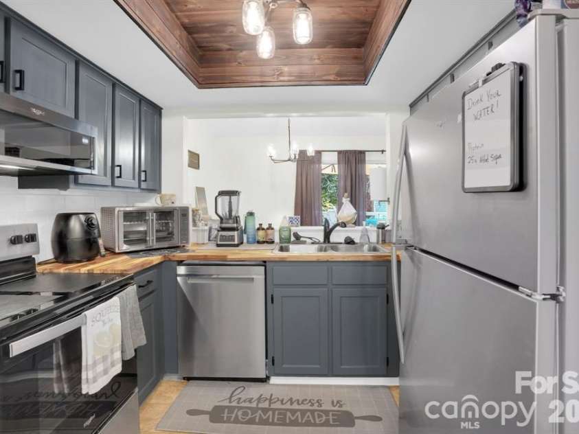 2911 Iron Gate Lane, Charlotte, NC 28212.  MLS# CAR4341390, YatesRealty ID 3885. 