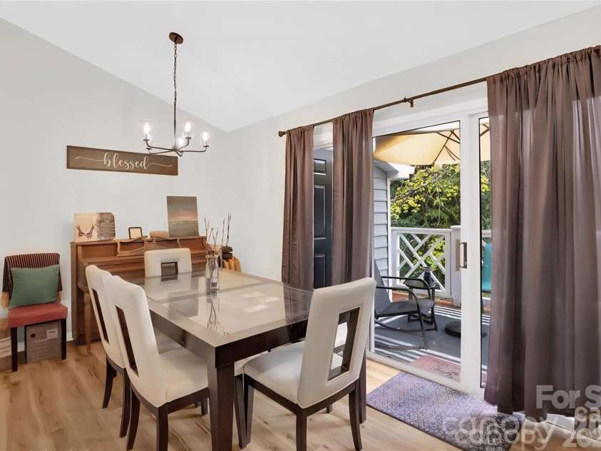 2911 Iron Gate Lane, Charlotte, NC 28212.  MLS# CAR4341390, YatesRealty ID 3885. 