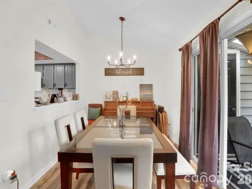 2911 Iron Gate Lane, Charlotte, NC 28212.  MLS# CAR4341390, YatesRealty ID 3885. 