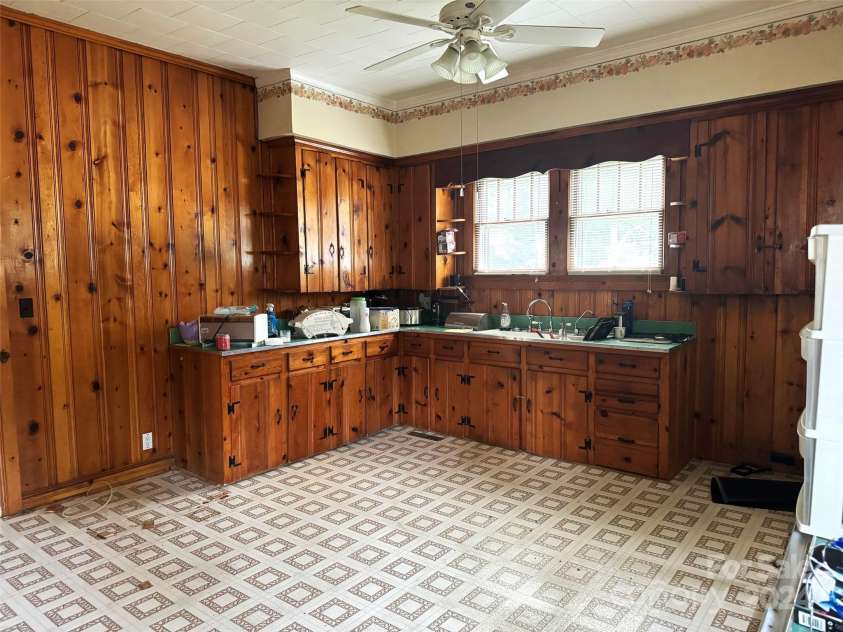 7527 US Highway 52 Highway, Morven, NC 28119.  MLS# CAR4171680, YatesRealty ID 3885. 