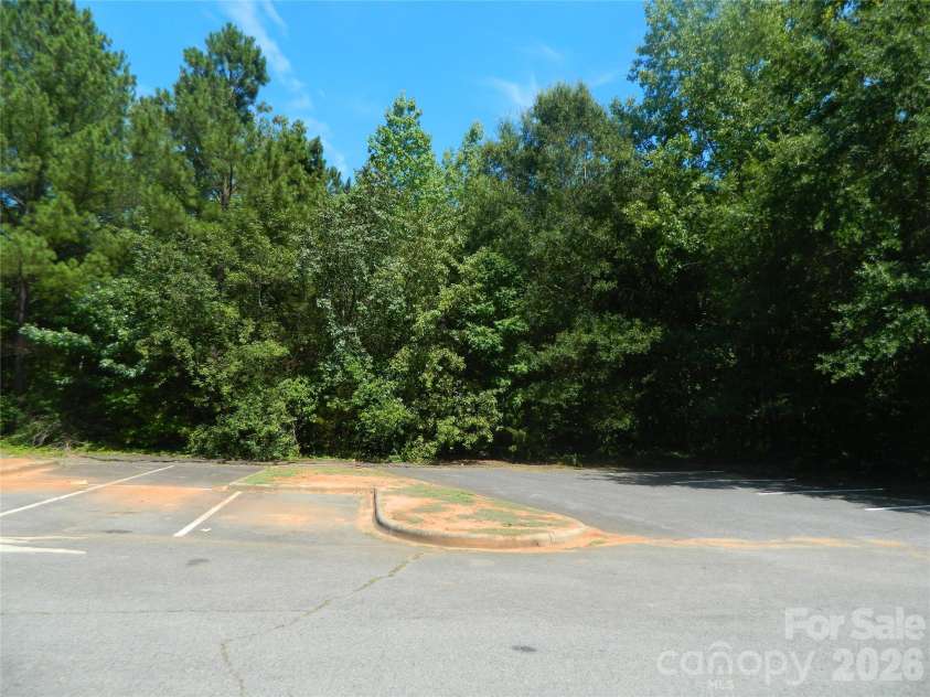 4902 Spring Lake Drive, Charlotte, NC 28212.  MLS# CAR4404086, YatesRealty ID 38851. 