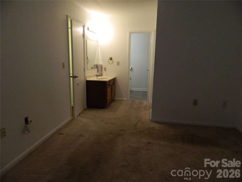 4902 Spring Lake Drive, Charlotte, NC 28212.  MLS# CAR4404086, YatesRealty ID 38851. 