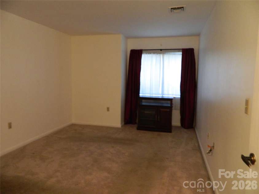 4902 Spring Lake Drive, Charlotte, NC 28212.  MLS# CAR4404086, YatesRealty ID 38851. 