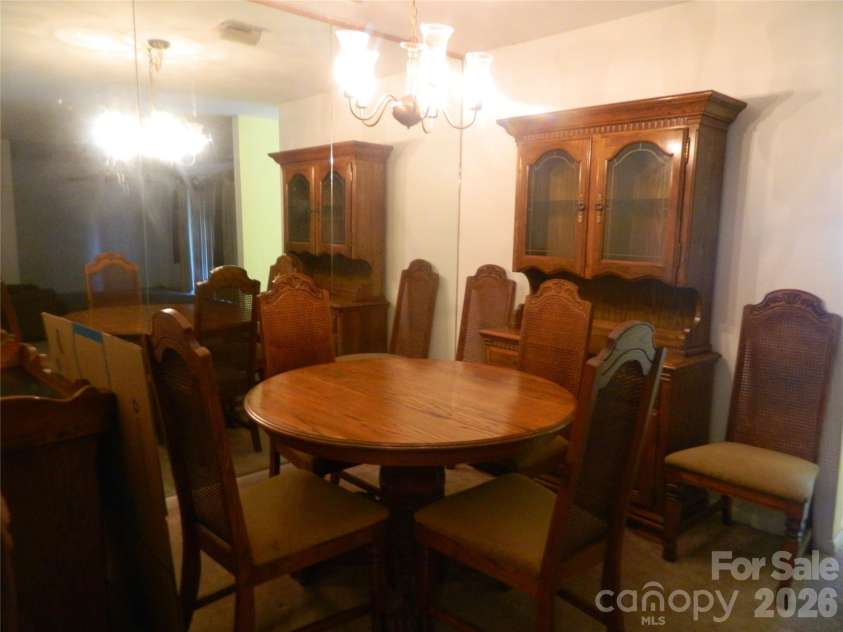 4902 Spring Lake Drive, Charlotte, NC 28212.  MLS# CAR4404086, YatesRealty ID 38851. Dining Area