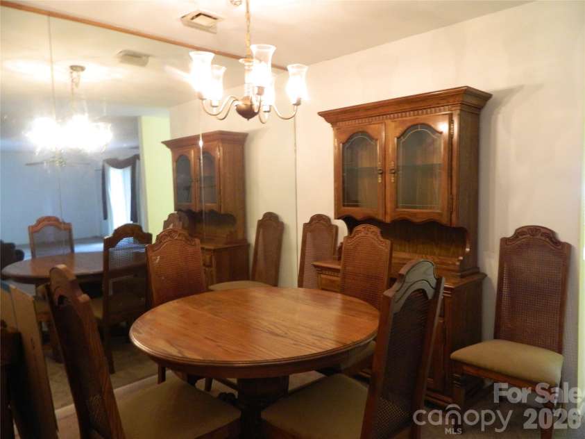 4902 Spring Lake Drive, Charlotte, NC 28212.  MLS# CAR4404086, YatesRealty ID 38851. Dining Area