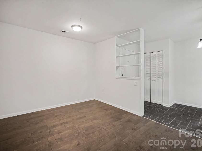 4902 Spring Lake Drive, Charlotte, NC 28212.  MLS# CAR4411853, YatesRealty ID 38851. Dining Area
