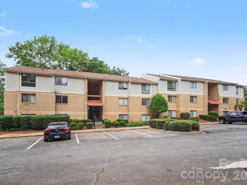 4902 Spring Lake Drive, Charlotte, NC 28212.  MLS# CAR4411853, YatesRealty ID 38851. Front of Building