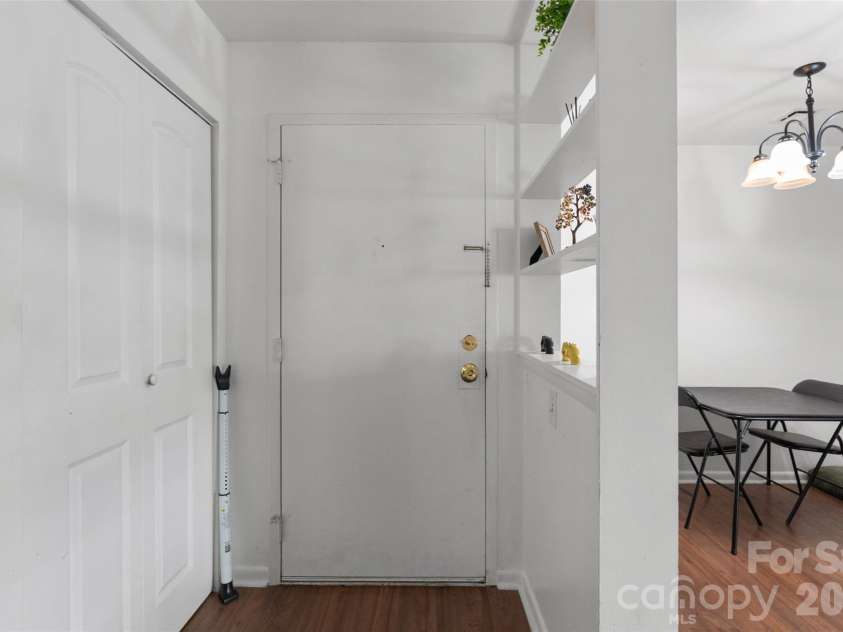 4902 Spring Lake Drive, Charlotte, NC 28212.  MLS# CAR4434624, YatesRealty ID 38851. 