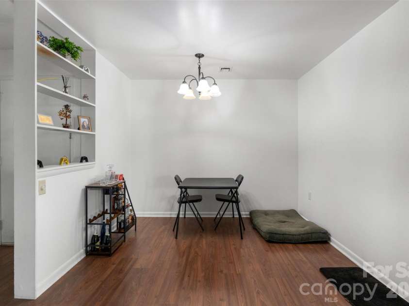 4902 Spring Lake Drive, Charlotte, NC 28212.  MLS# CAR4434624, YatesRealty ID 38851. 
