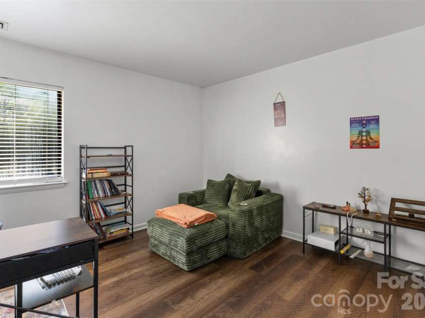4902 Spring Lake Drive, Charlotte, NC 28212.  MLS# CAR4434624, YatesRealty ID 38851. 