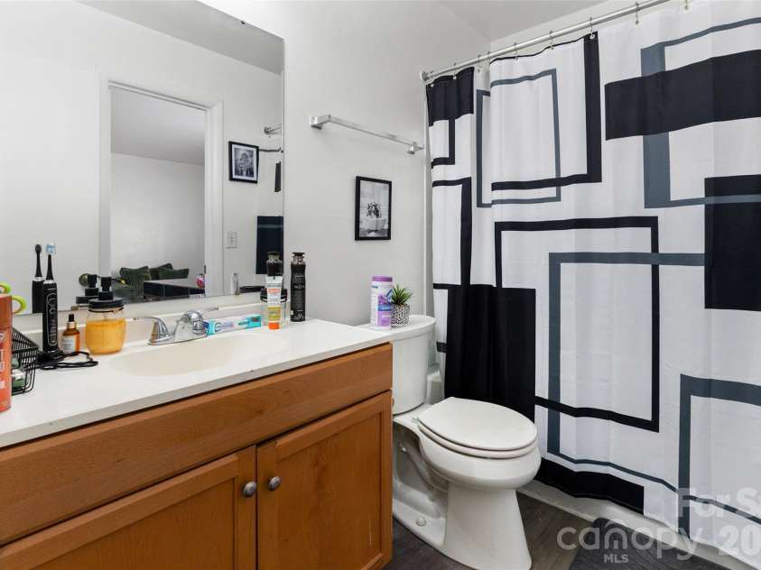 4902 Spring Lake Drive, Charlotte, NC 28212.  MLS# CAR4434624, YatesRealty ID 38851. 