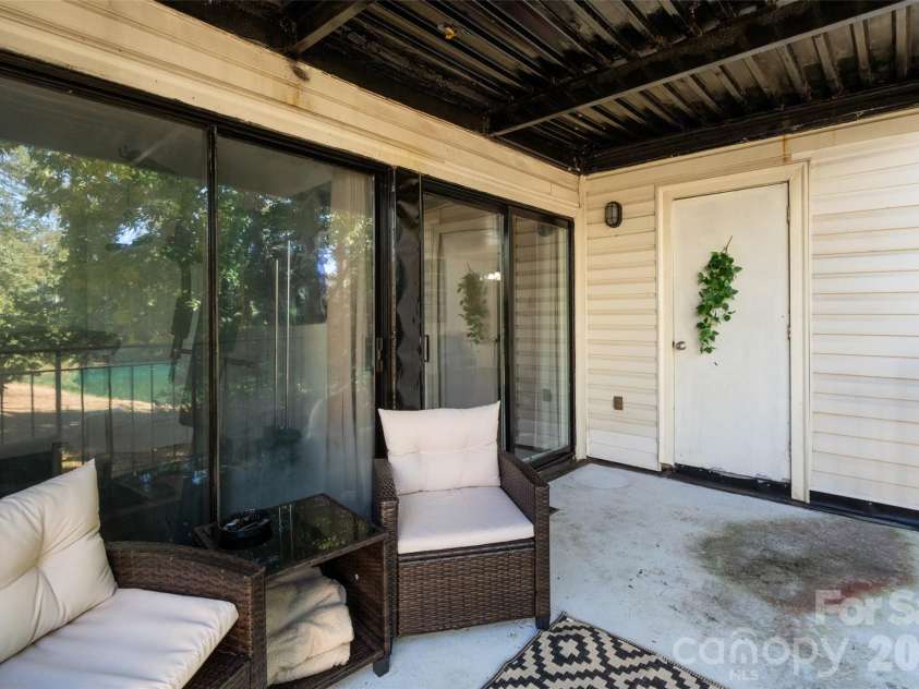 4902 Spring Lake Drive, Charlotte, NC 28212.  MLS# CAR4434624, YatesRealty ID 38851. 