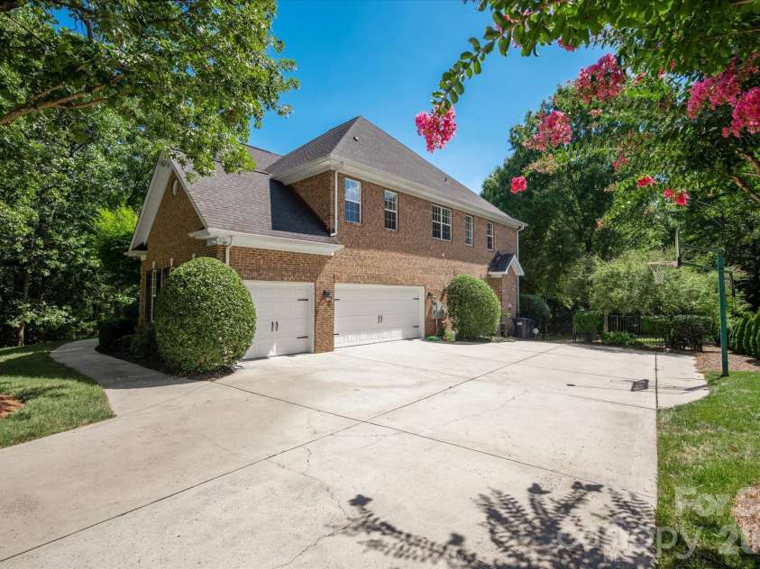 8801 Nellie Lane, Waxhaw, NC 28173.  MLS# CAR4401606, YatesRealty ID 38852. 3 Car Garage Side Load
