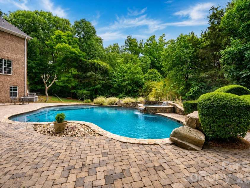 8801 Nellie Lane, Waxhaw, NC 28173.  MLS# CAR4401606, YatesRealty ID 38852. 