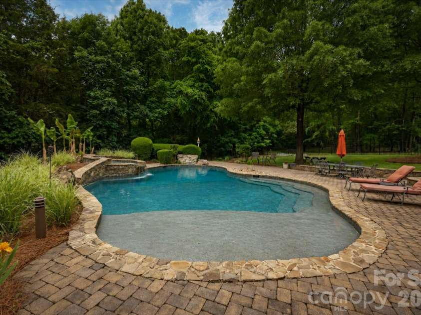 8801 Nellie Lane, Waxhaw, NC 28173.  MLS# CAR4401606, YatesRealty ID 38852. 