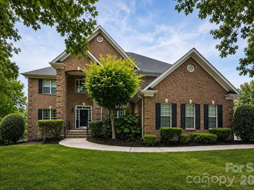 8801 Nellie Lane, Waxhaw, NC 28173.  MLS# CAR4401606, YatesRealty ID 38852. 