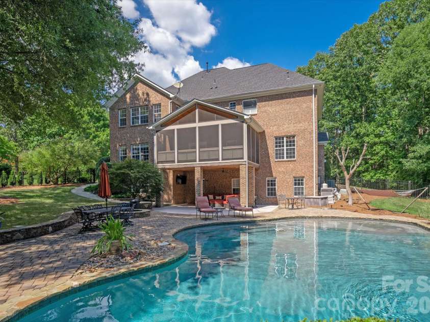8801 Nellie Lane, Waxhaw, NC 28173.  MLS# CAR4401606, YatesRealty ID 38852. 