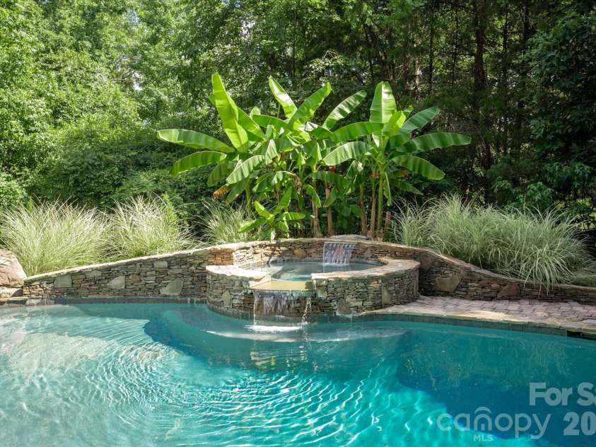 8801 Nellie Lane, Waxhaw, NC 28173.  MLS# CAR4401606, YatesRealty ID 38852. 