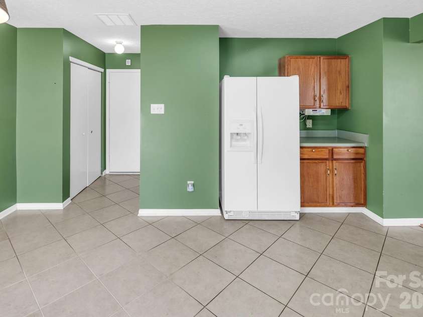 825 Chastain Avenue, Concord, NC 28025.  MLS# CAR4400015, YatesRealty ID 38853. 