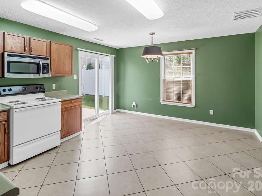 825 Chastain Avenue, Concord, NC 28025.  MLS# CAR4400015, YatesRealty ID 38853. 