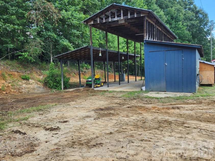 3028 Playmore Beach Road, Morganton, NC 28655.  MLS# CAR4404435, YatesRealty ID 38856. 