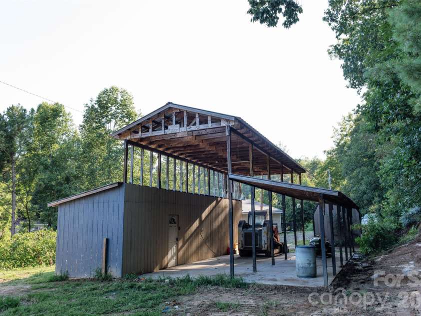 3028 Playmore Beach Road, Morganton, NC 28655.  MLS# CAR4404435, YatesRealty ID 38856. 