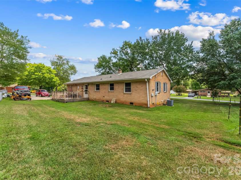315 Windwood Drive, Bessemer City, NC 28016.  MLS# CAR4406599, YatesRealty ID 38857. 