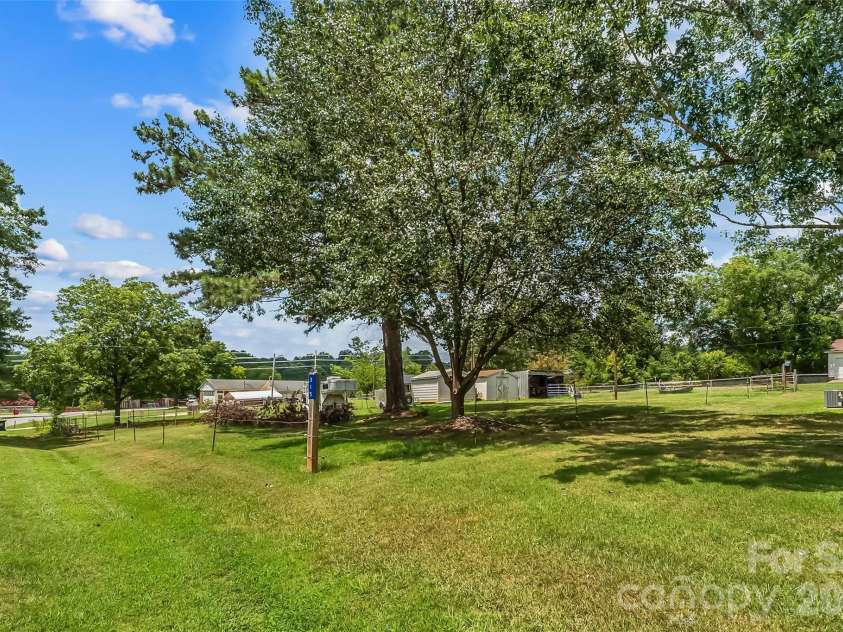 315 Windwood Drive, Bessemer City, NC 28016.  MLS# CAR4406599, YatesRealty ID 38857. 