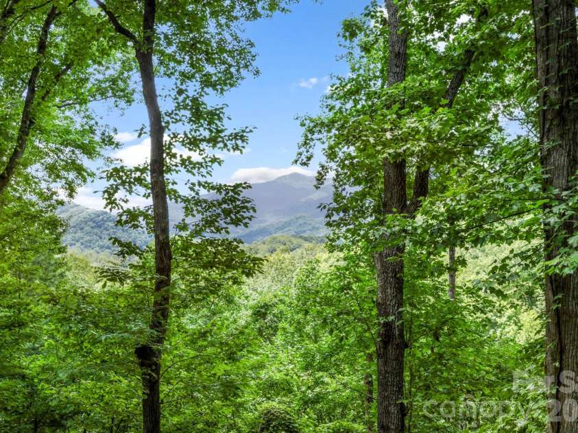 394 Hickory Drive, Waynesville, NC 28786.  MLS# CAR4405975, YatesRealty ID 38858. 
