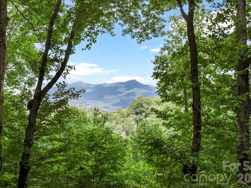 394 Hickory Drive, Waynesville, NC 28786.  MLS# CAR4405975, YatesRealty ID 38858. 