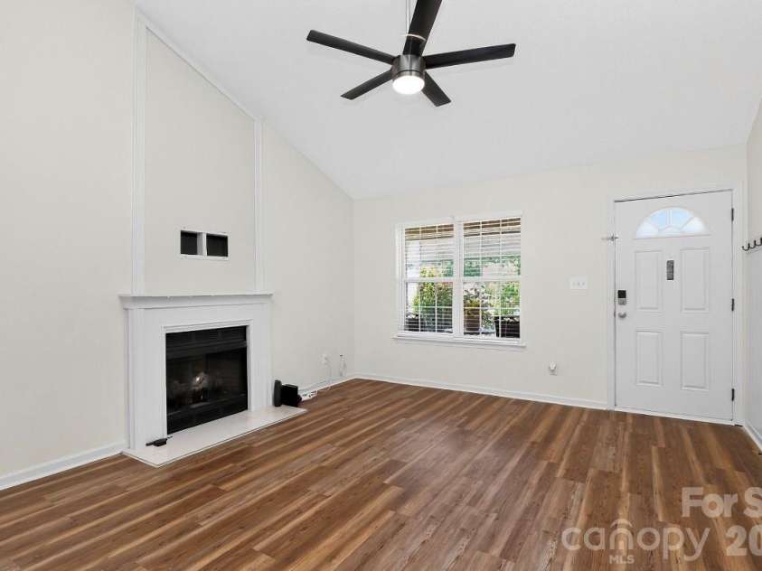 6033 Mary Blair Lane, Charlotte, NC 28214.  MLS# CAR4401622, YatesRealty ID 38859. 