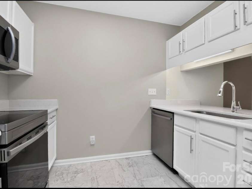 6033 Mary Blair Lane, Charlotte, NC 28214.  MLS# CAR4401622, YatesRealty ID 38859. 