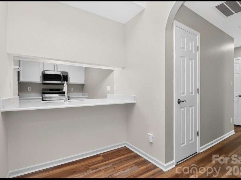 6033 Mary Blair Lane, Charlotte, NC 28214.  MLS# CAR4401622, YatesRealty ID 38859. 