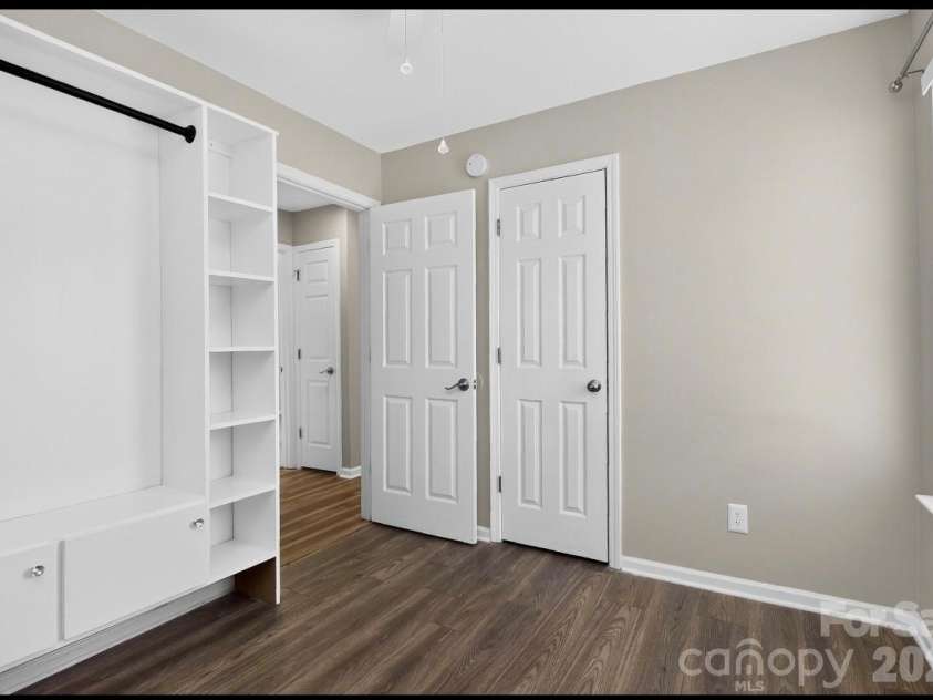 6033 Mary Blair Lane, Charlotte, NC 28214.  MLS# CAR4401622, YatesRealty ID 38859. 