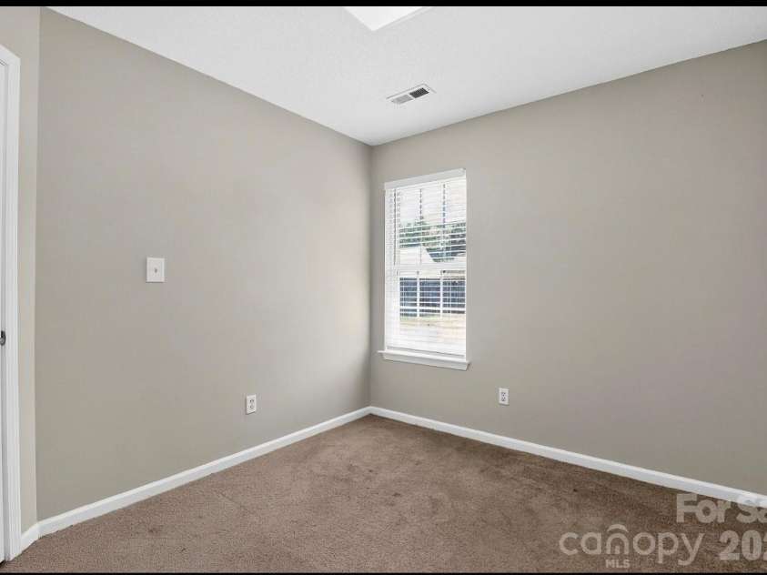 6033 Mary Blair Lane, Charlotte, NC 28214.  MLS# CAR4401622, YatesRealty ID 38859. 