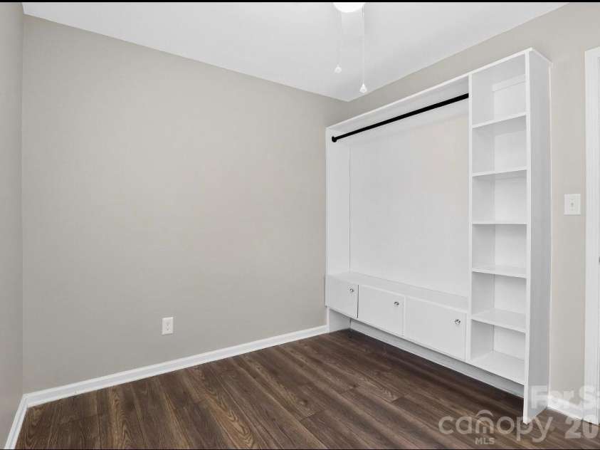 6033 Mary Blair Lane, Charlotte, NC 28214.  MLS# CAR4401622, YatesRealty ID 38859. 