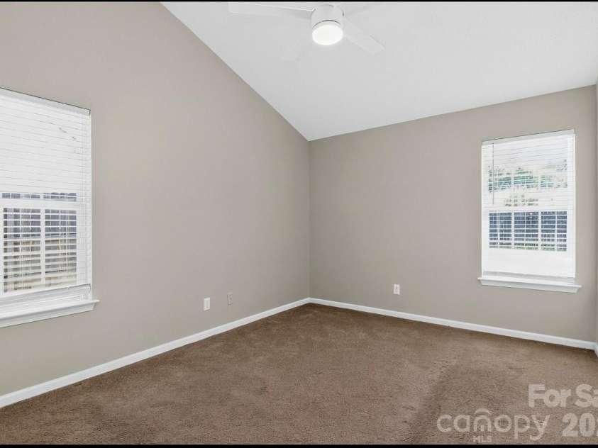 6033 Mary Blair Lane, Charlotte, NC 28214.  MLS# CAR4401622, YatesRealty ID 38859. 