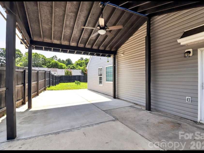 6033 Mary Blair Lane, Charlotte, NC 28214.  MLS# CAR4401622, YatesRealty ID 38859. 