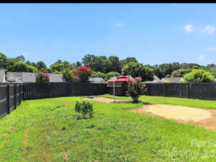 6033 Mary Blair Lane, Charlotte, NC 28214.  MLS# CAR4401622, YatesRealty ID 38859. 